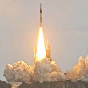Утром 12 ноября обломки японского разведывательного спутника упадут в Тихий океан