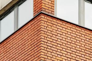 Полнотелый кирпич: нестареющая классика в строительстве