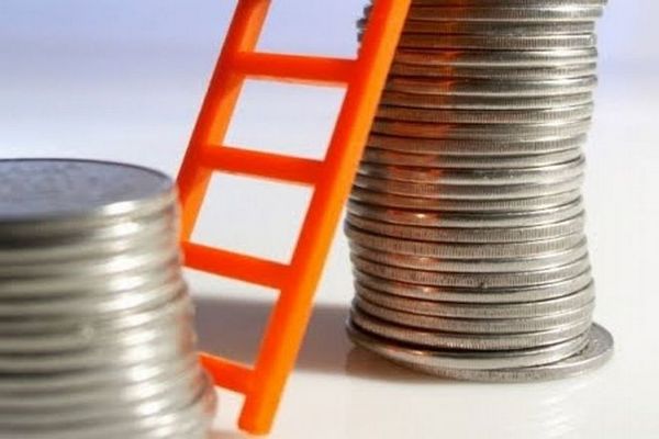 В феврале реальная зарплата россиян снизилась на 10 %