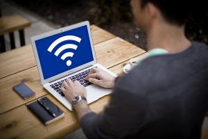 В сентябре Роскомнадзор проверил почти 500 точек доступа Wi-Fi в общественных местах ПФО