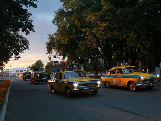Раритетные автомобили выехали на улицы Нижнего Новгорода(фото)