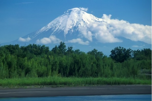 Russia: unknown Minerals were found on Kamchatka Volcano