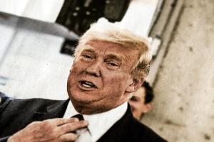 «Красавчик»: Джо Байден пошутил над фотографией Трампа после ареста