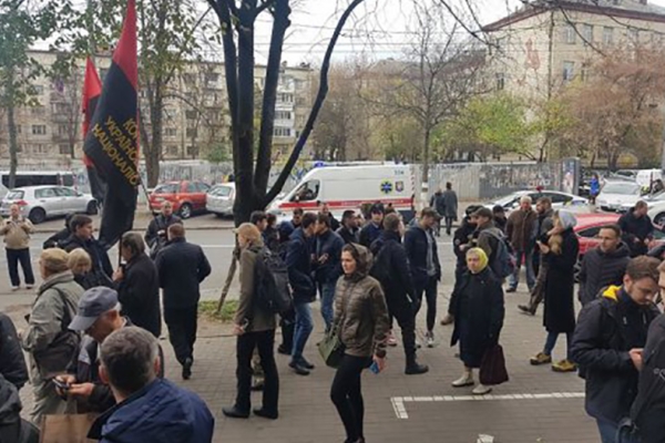 Киевляне подрались с нацистами из-за проспектов Бандеры и Шухевича