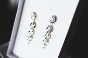 Украшения с бриллиантами и деловой дресс-код