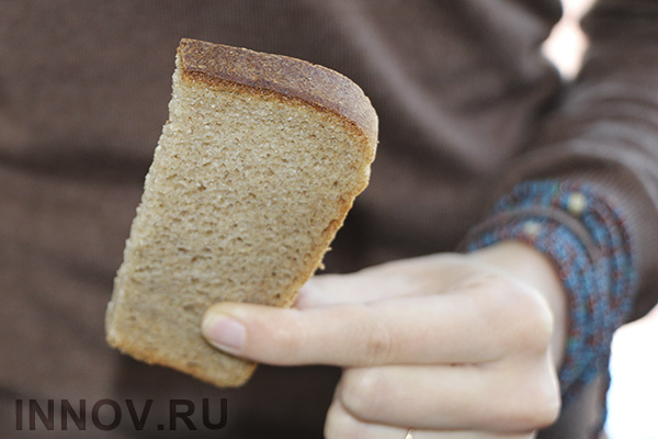 Россияне стали чаще экономить на продуктах и одежде