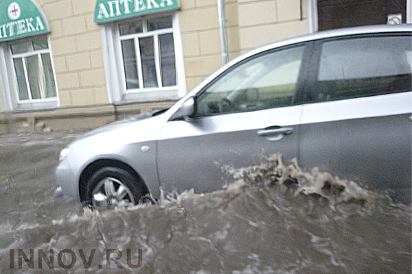 Ливень в Нижнем Новгороде: как утопить свою машину в центре города