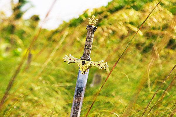 Украден меч Роланда, что предвещает войны и бедствия