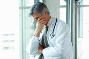 Врач совершил ошибку и не признает ее - что делать