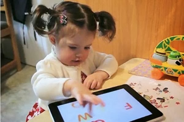 Дети любят планшеты