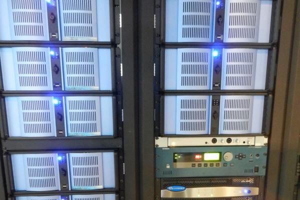 Серверы в XXI веке: эпицентр цифровой эволюции