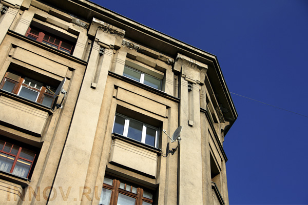 Жительница Новгорода через суд заставила соседей снять занавески на общей кухне