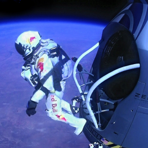 Red Bull Stratos: задание выполнено (фото) Red Bull Stratos: задание выполнено (фото)