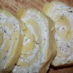 Вкусные закуски: Праздничный рулет из сыра