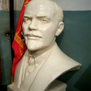 Мужчину наказали за хищение двух горнов и бюста Ленина