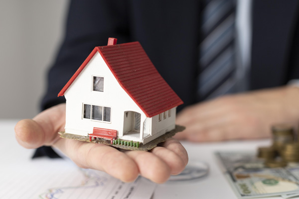 Титульное страхование: что это такое и от каких рисков защищает