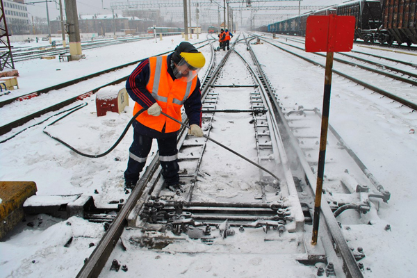 Применение антигололедных реагентов в железнодорожном транспорте