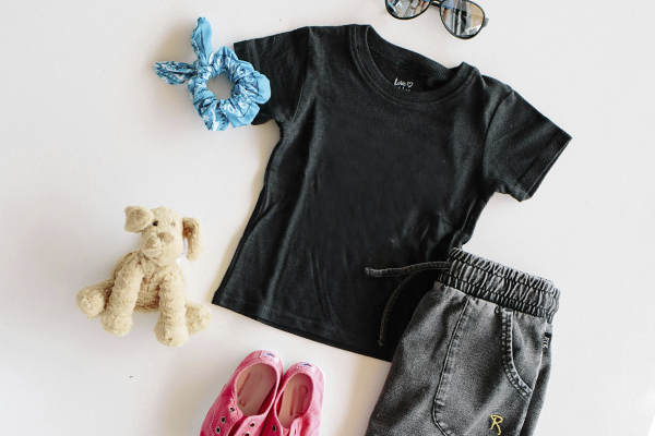 Искусство создания стильной и удобной одежды для маленьких модников