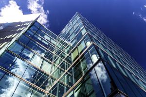 Обзор компаний по остеклению в Санкт-Петербурге