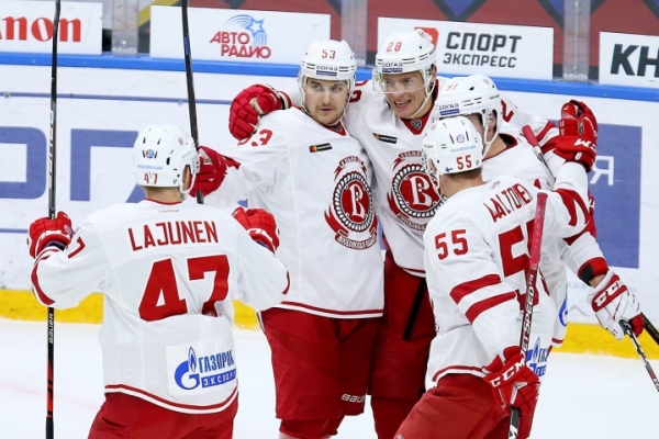 «Витязь» обыграл СКА, «армейцы» наткнулись на Ежова