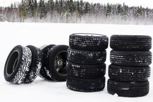 Зимние шины XXI века: от ледяных троп к умным помощникам