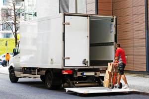 Переезд в другой город: сборный груз или аренда машины (заказ выделенного транспорта)