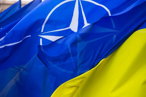 Франция изменила позицию по членству Украины в НАТО и решила поддержать вступление