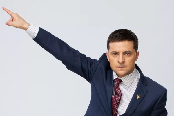 Что подарили украинцы Зеленскому после года президентства