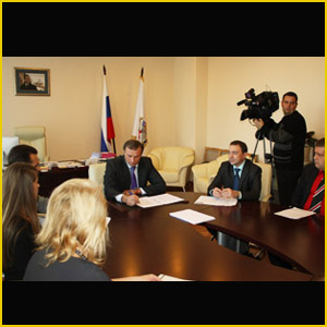 
Дмитрий Сватковский встретился с участниками бизнес-форума 