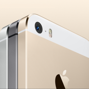 В конце октября в России начинаются продажи iPhone 5S и 5C