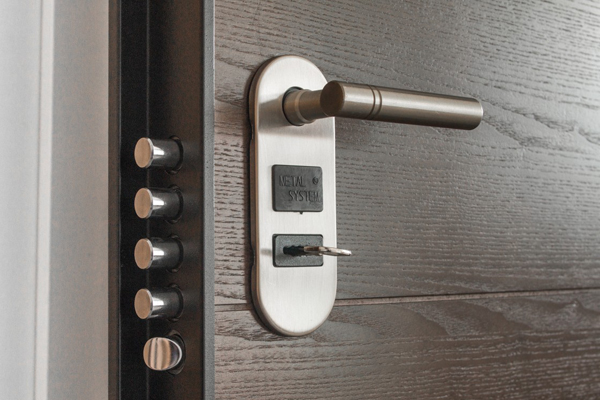 Установка дверей с компанией петербургская ремонтная служба