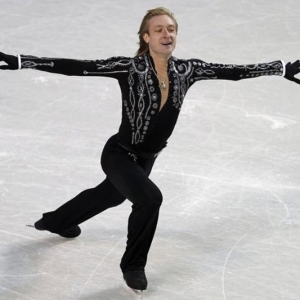 Евгений Плющенко лидирует на турнире «Кубок Volvo»