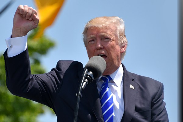 Дональд Трамп анонсировал увеличение пошлин на товары из Китая