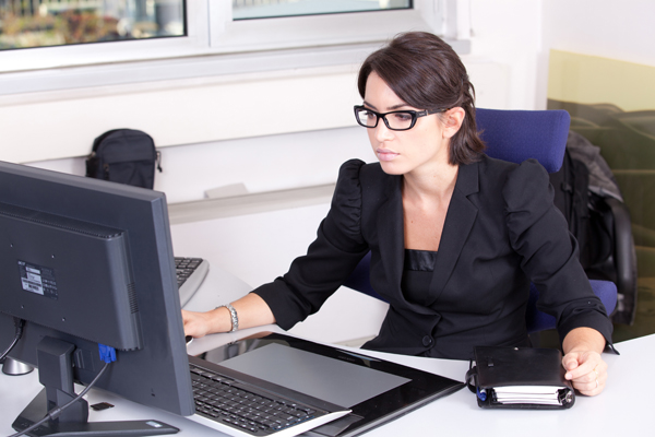 Работа в офисе: особенности и преимущества