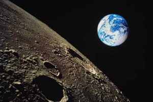 По прогнозам Роскосмоса, скоро начнётся борьба за Луну