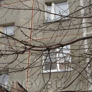 2-летний мальчик разбился, упав с седьмого этажа