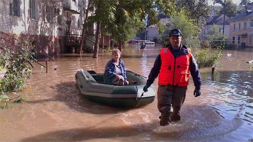 Нижегородские инспекторы ГИМС эвакуируют жителей Хабаровска(ФОТО)