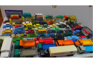 Оживил Запорожец и собрал Tesla CyberTruck: как россиянин прославился своими необычными переделками