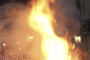 Автобус ПАЗ и автомобиль «Форд-Фокус» пострадали в огне в Нижнем Новгороде