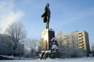 Ремонт памятника Горькому вновь отложили