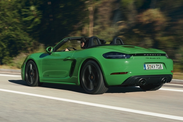 Porsche официально представила модели 718 Boxster и Cayman GTS 