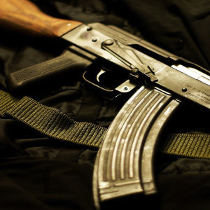 В США полицейские застрелили 13-летнего мальчика с игрушечным автоматом