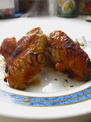 Куриные крылья в соевом соусе с чесноком и медом