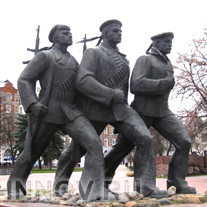 На площади Маркина состоится и открытие фестиваля уличных театров, и первый кинопоказ