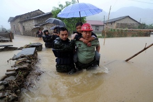 Наводнение в Китае - более 235 тысяч пострадавших