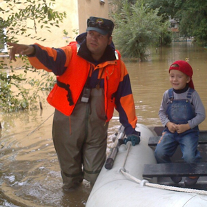 Нижегородские инспекторы ГИМС эвакуируют жителей Хабаровска(ФОТО)