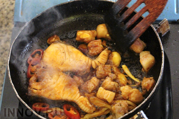Учёные создали «умную» вилку, которая меняет вкус еды
