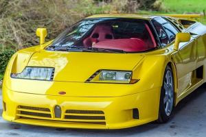 Уникальный Bugatti EB 110 SS продали за 234 миллиона рублей