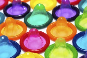 Из-за слабого рубля в России продолжают дорожать презервативы 
