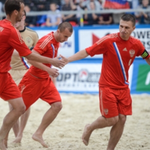 Сборная России по пляжному футболу одержала победу в стартовом матче чемпионата мира 